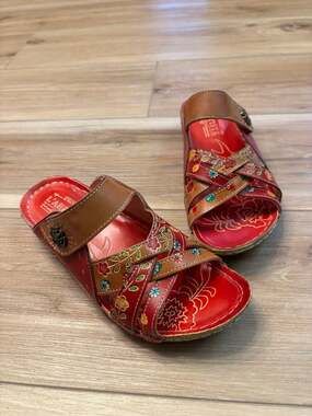 L'Artiste by Spring Step Leigh Red Multi Hand-Painted Leather Wedge Slide Sandal